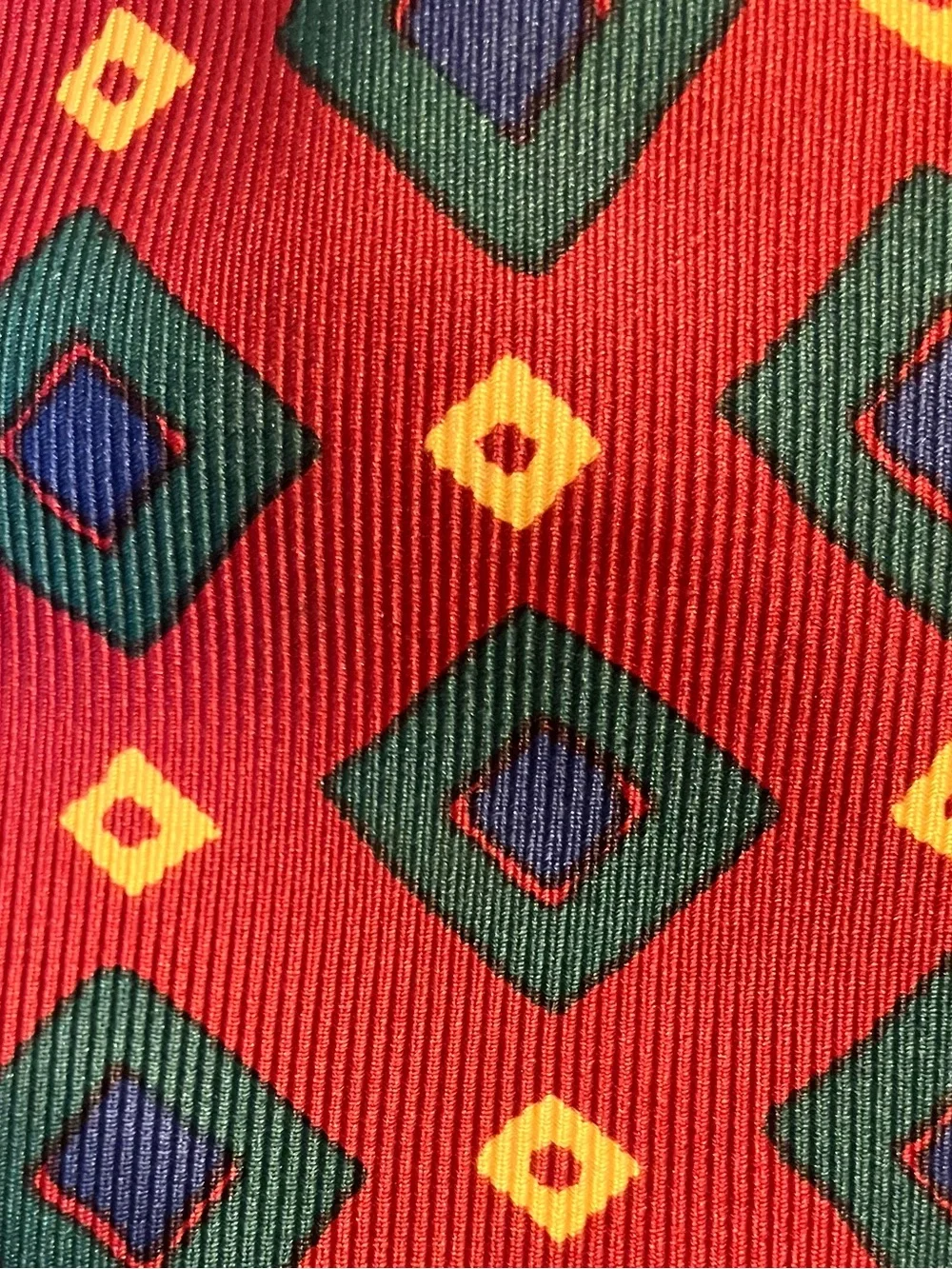 Classic Abercrombie and Fitch Men's Red silk Geometric Tie